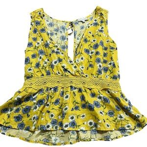 cupcakes & cashmere Yellow Blue Floral Blouse Size Medium Lace Tie back ruffles